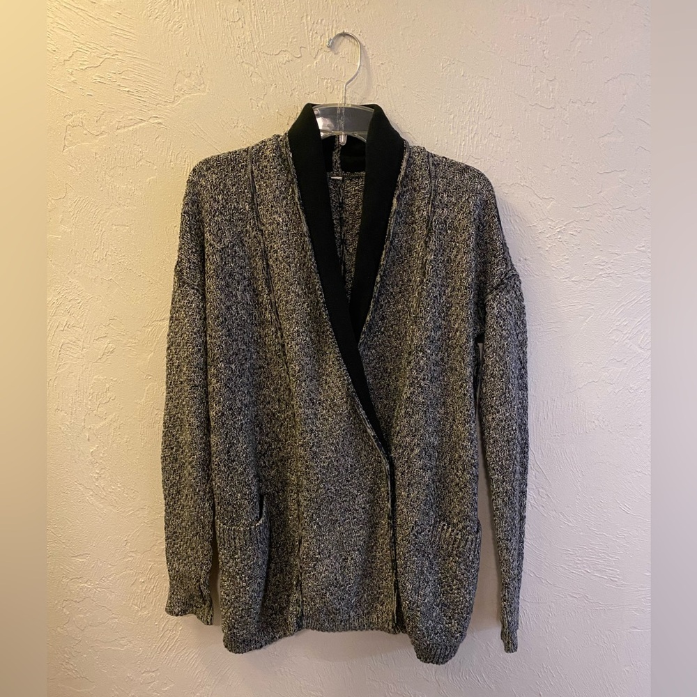 Lululemon Post Practice Cardigan Size 6-8 Ghost Black Knit Shawl Button Sweater